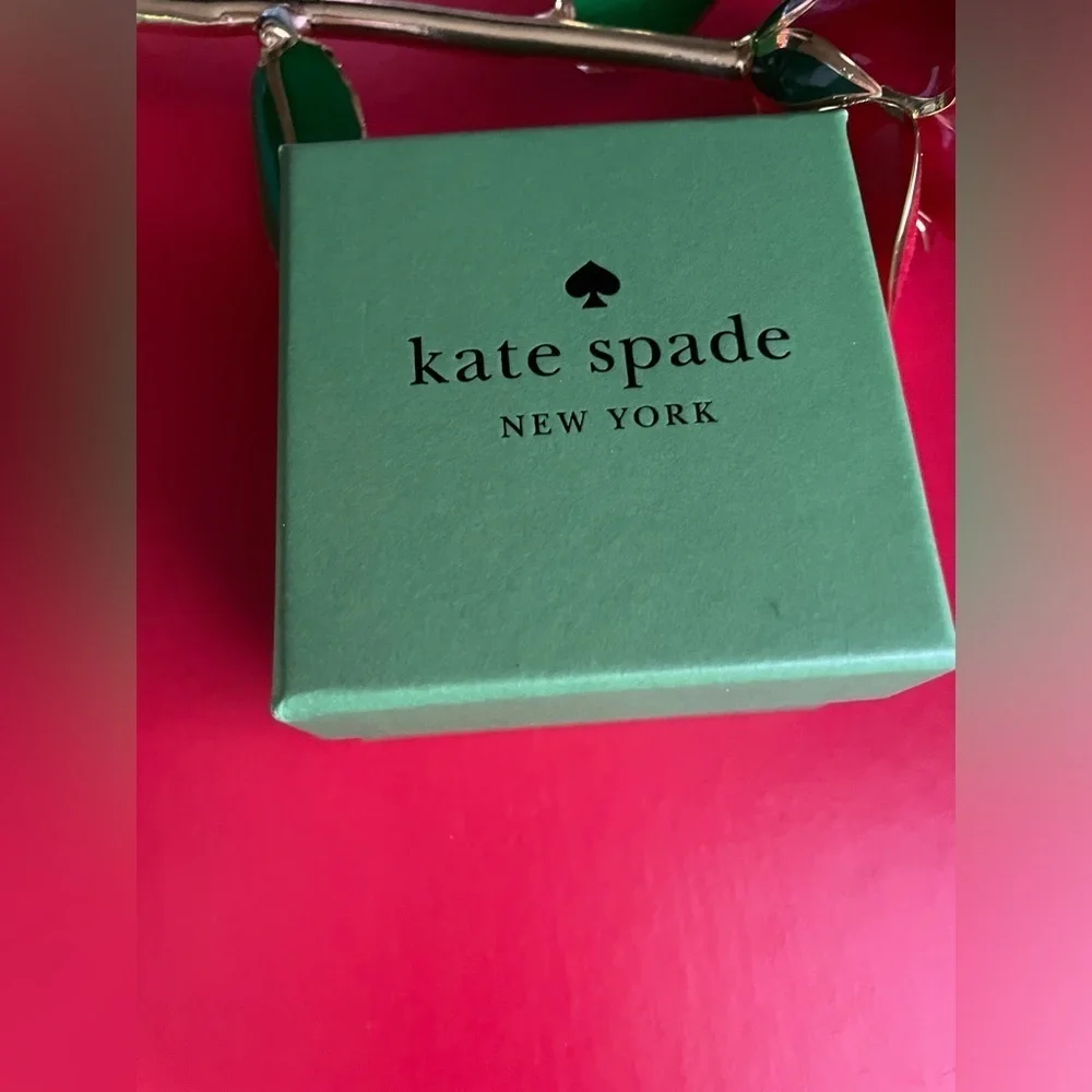 Kate Spade Necklace,Kate Spade Gold Necklace with gold Flower Charm